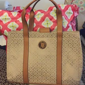 Tommy Hilfiger Tote